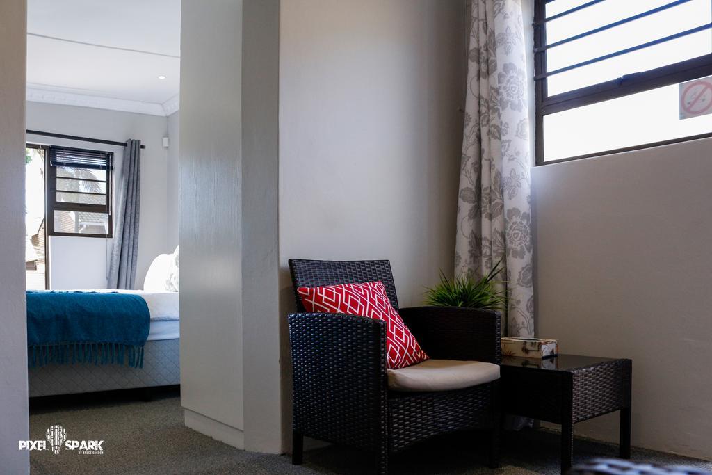 Tyday Accommodation Port Elizabeth Exteriör bild