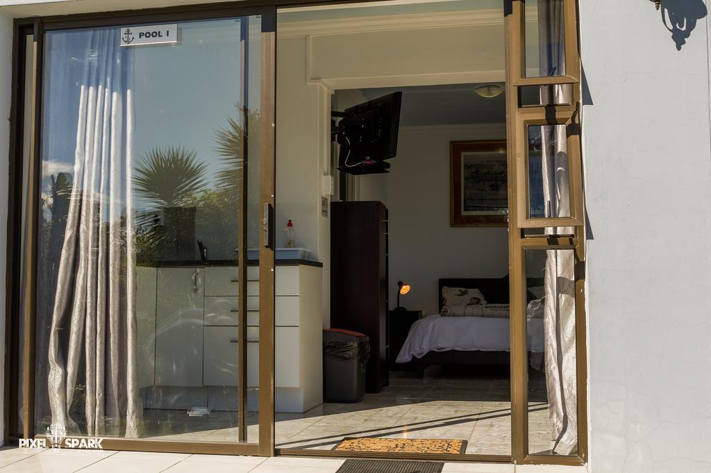 Tyday Accommodation Port Elizabeth Exteriör bild