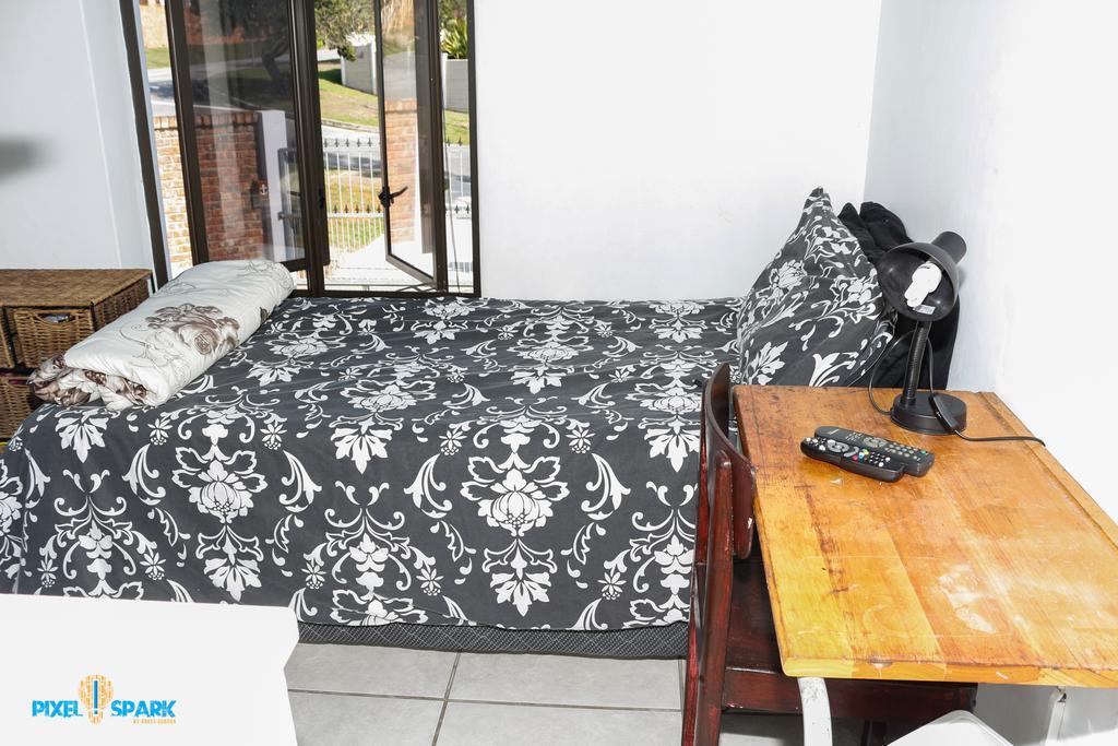 Tyday Accommodation Port Elizabeth Exteriör bild