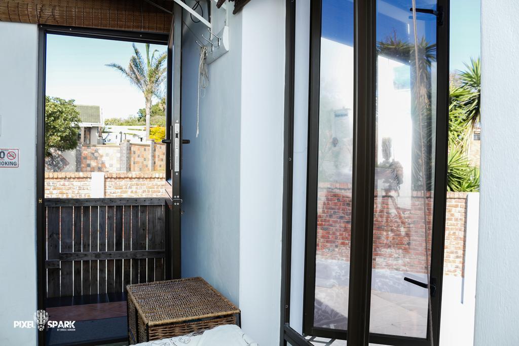 Tyday Accommodation Port Elizabeth Exteriör bild