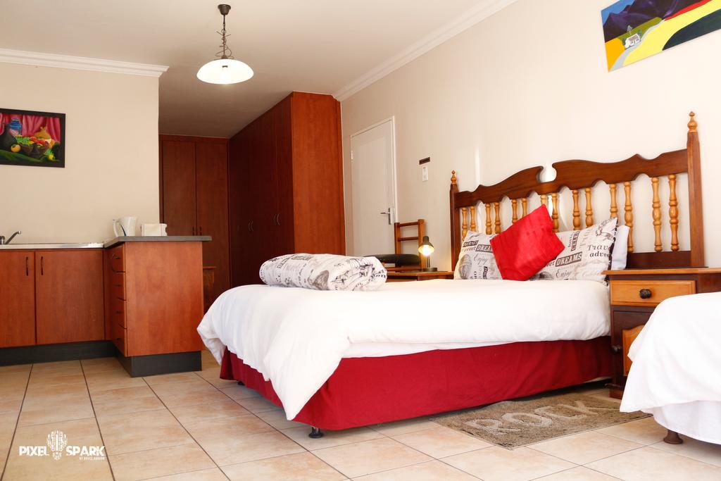 Tyday Accommodation Port Elizabeth Exteriör bild