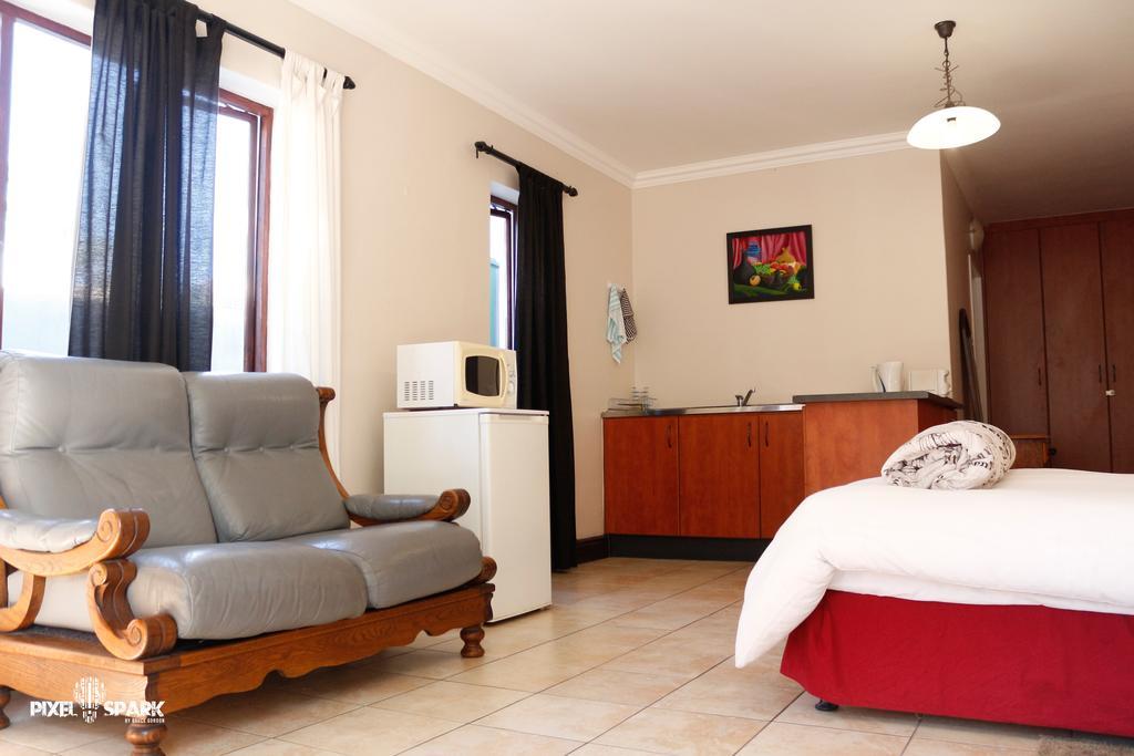 Tyday Accommodation Port Elizabeth Exteriör bild