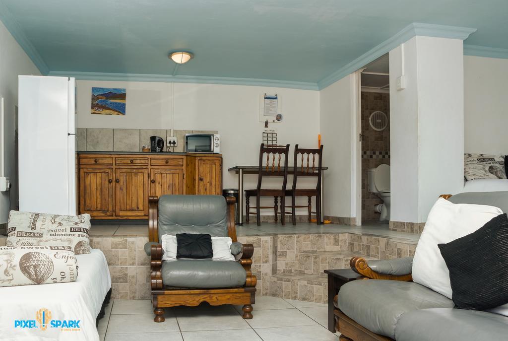 Tyday Accommodation Port Elizabeth Exteriör bild