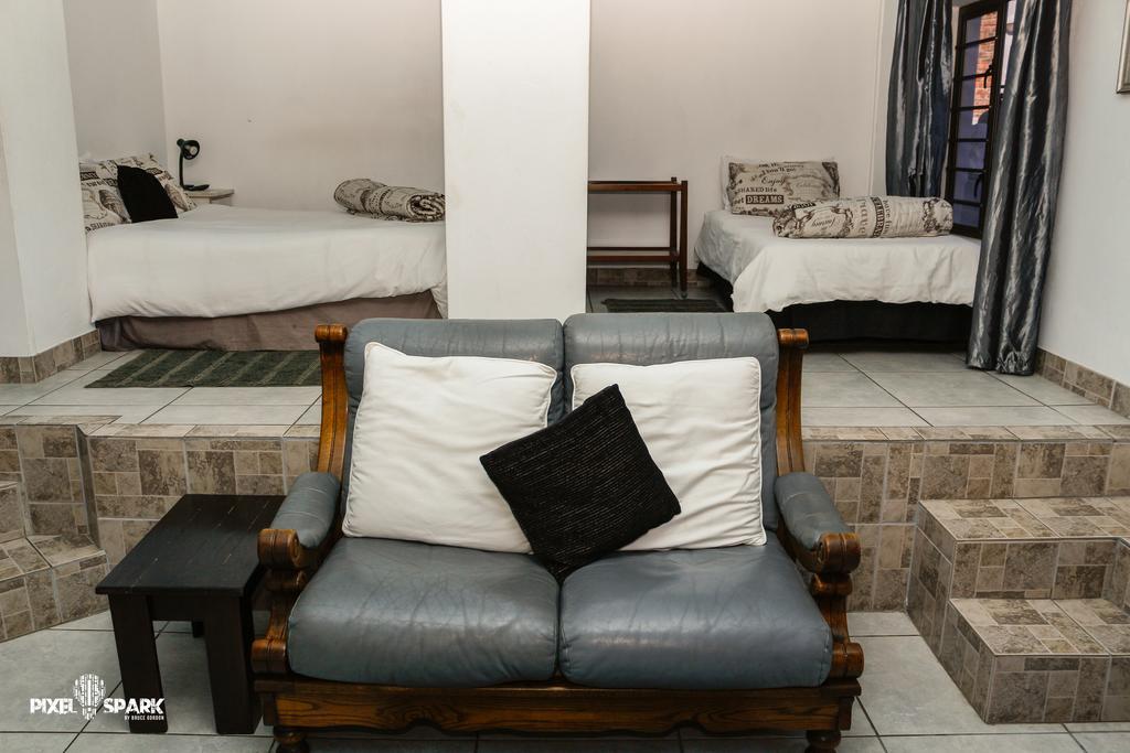 Tyday Accommodation Port Elizabeth Exteriör bild