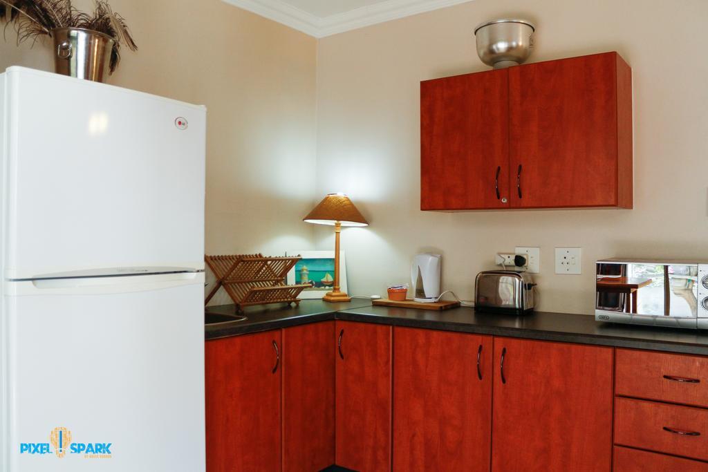 Tyday Accommodation Port Elizabeth Exteriör bild