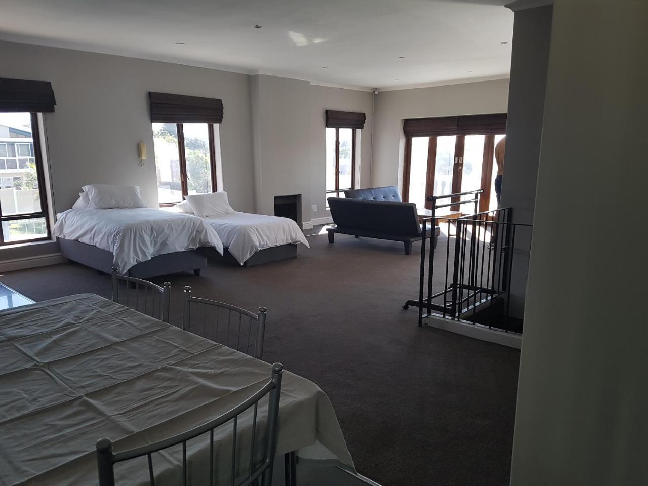 Tyday Accommodation Port Elizabeth Exteriör bild