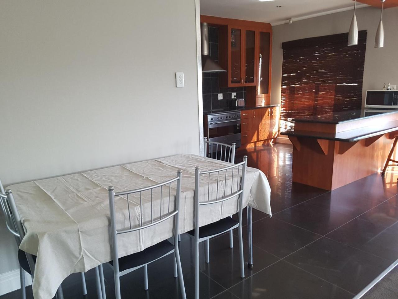 Tyday Accommodation Port Elizabeth Exteriör bild