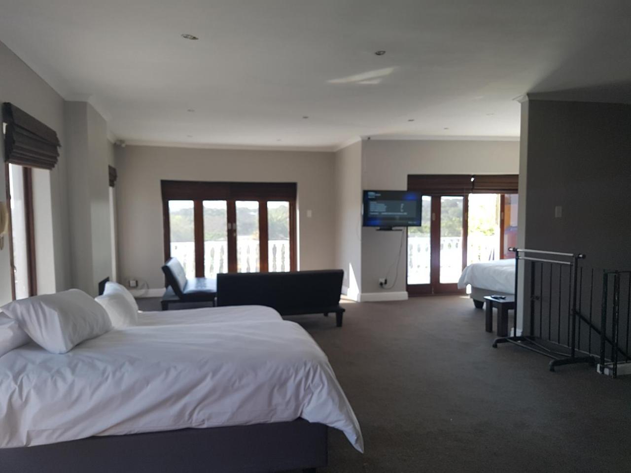 Tyday Accommodation Port Elizabeth Exteriör bild